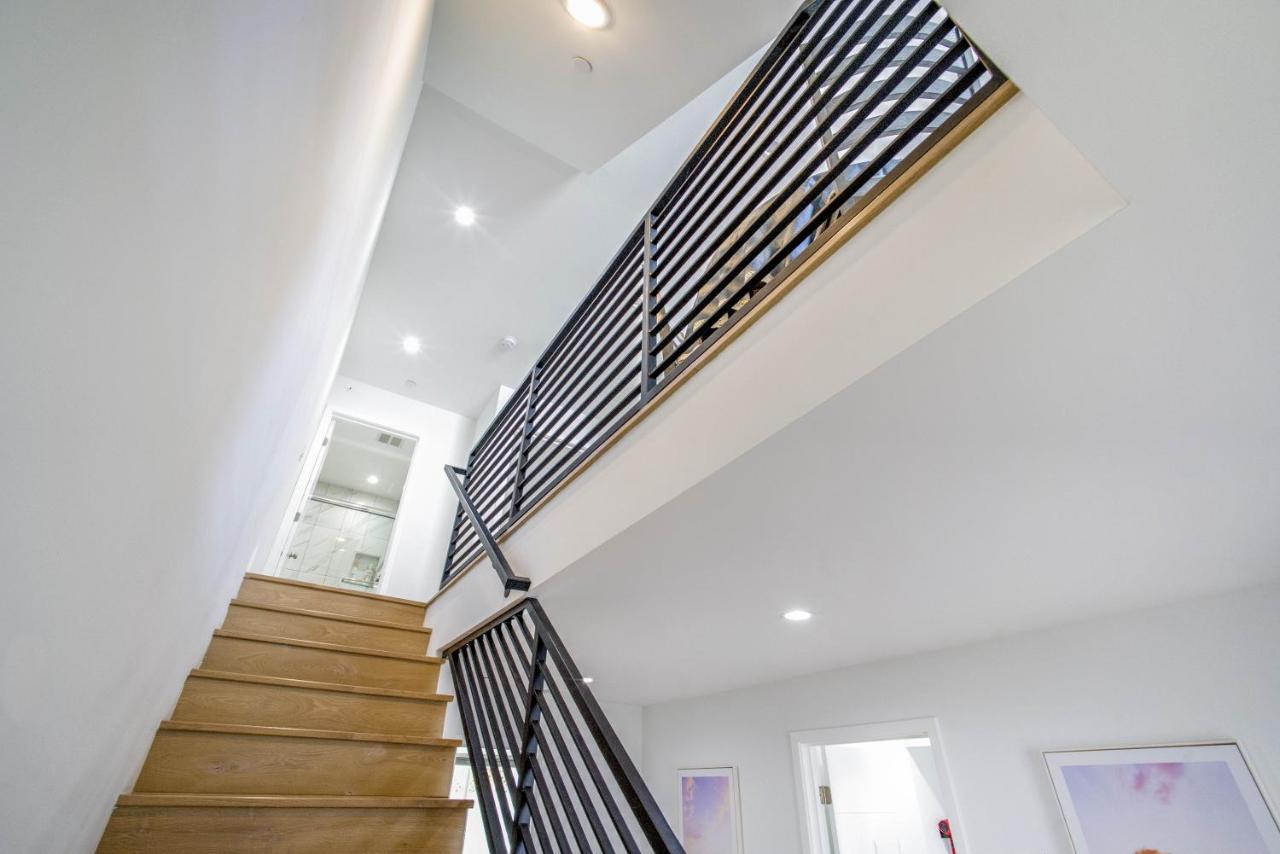 Modern Apartment In Studio City ロサンゼルス エクステリア 写真