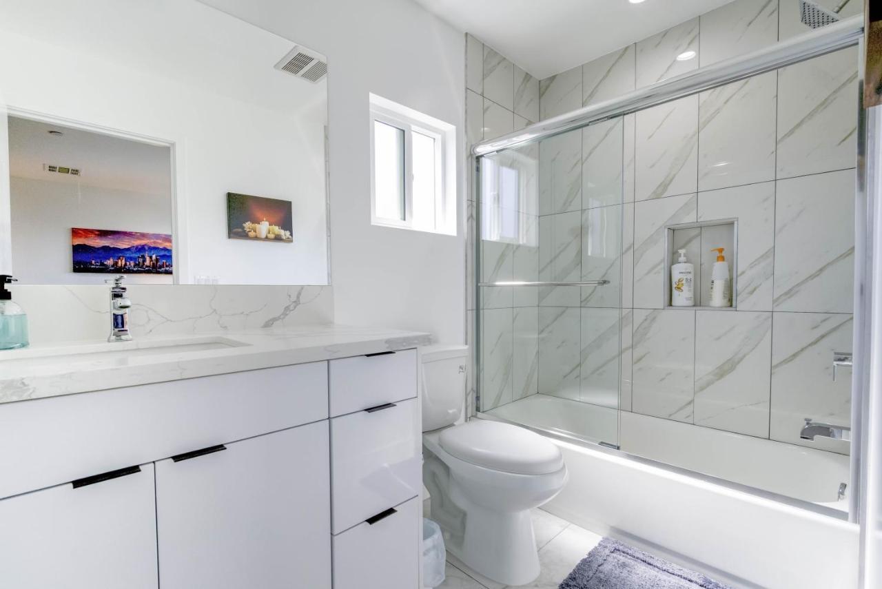 Modern Apartment In Studio City ロサンゼルス エクステリア 写真